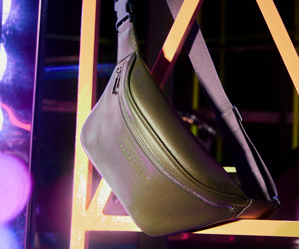 Longchamp-bags-men