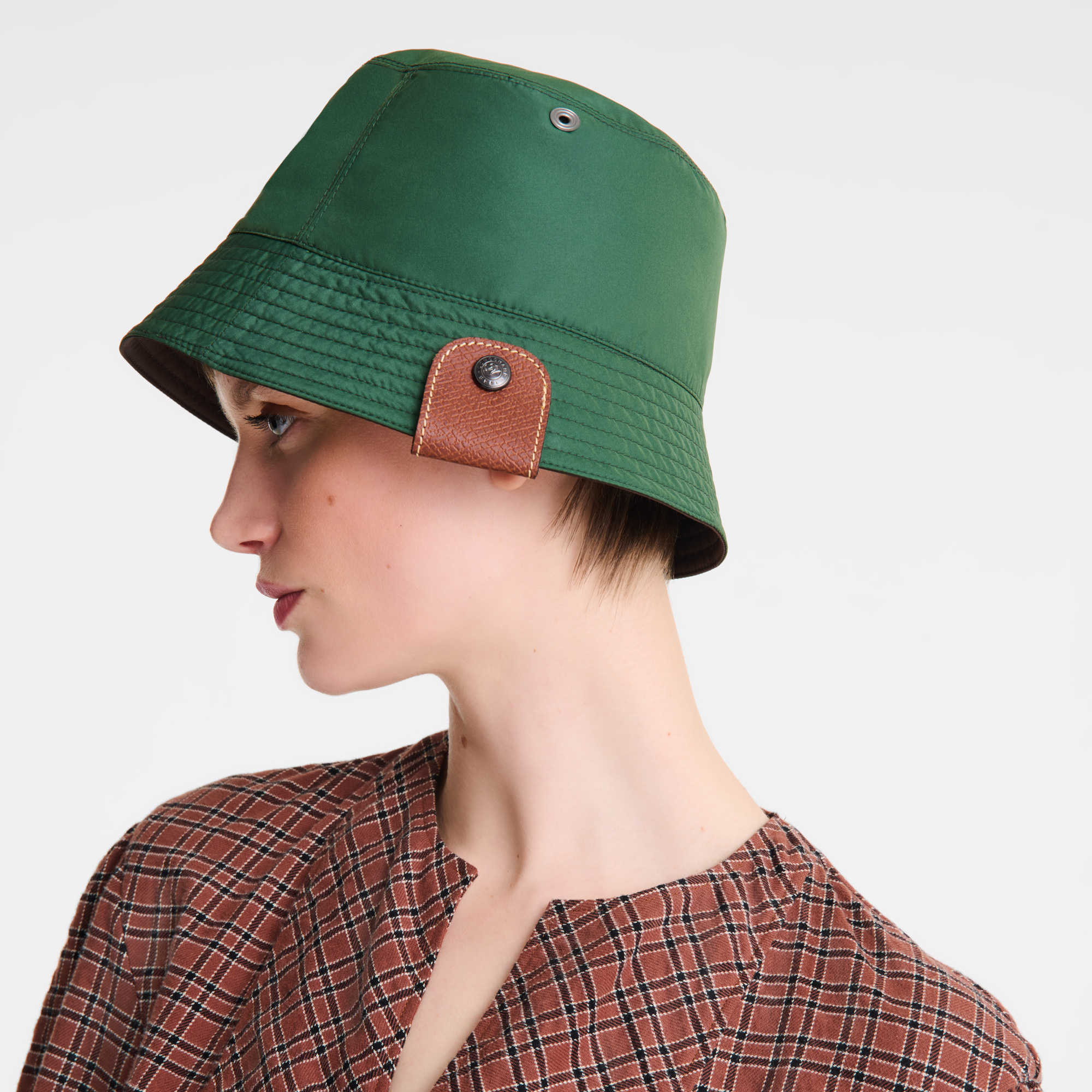Reversible bucket hat, Mocha/Green English - View 2 of
2 - zoom in null Reversible bucket hat, Mocha/Green English