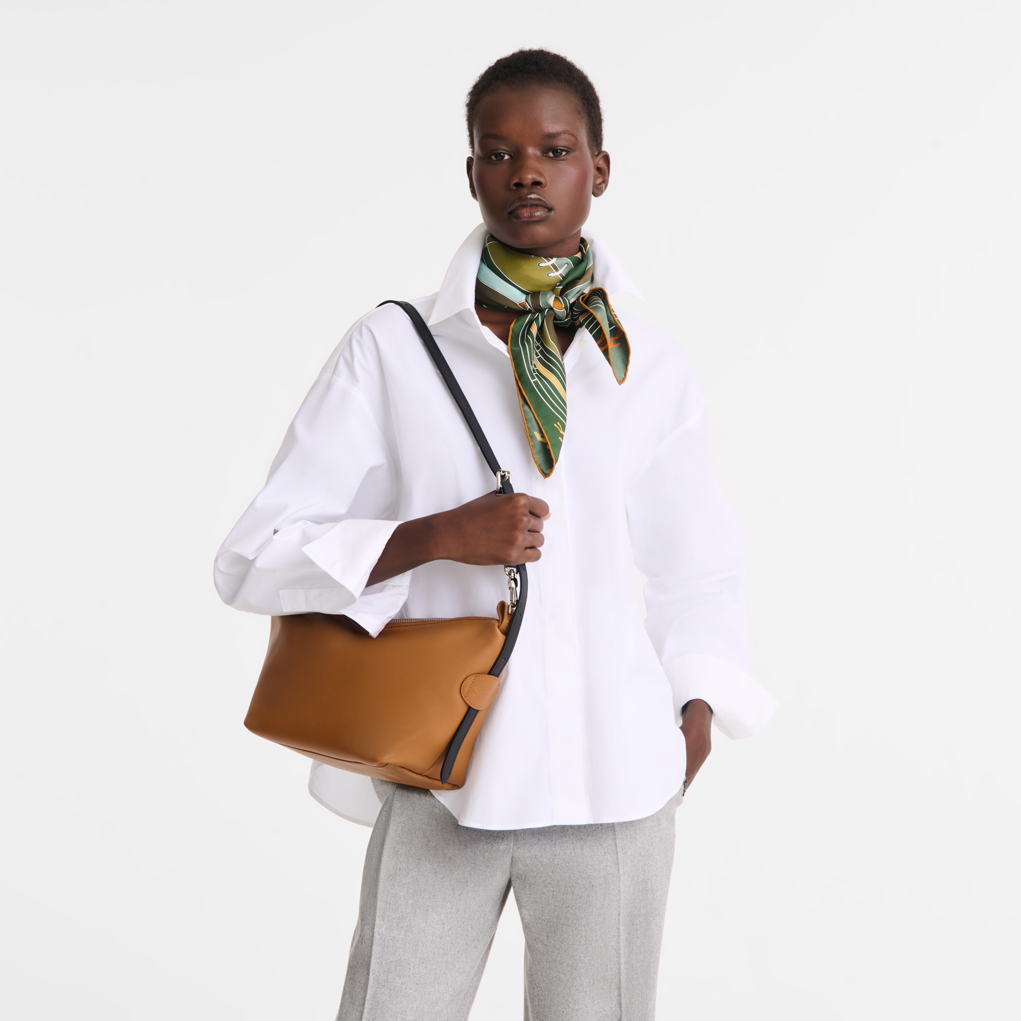 Crossbody bag S, Cashew - View 2 of
5 - zoom in Le Slouchy Crossbody bag S, Cashew