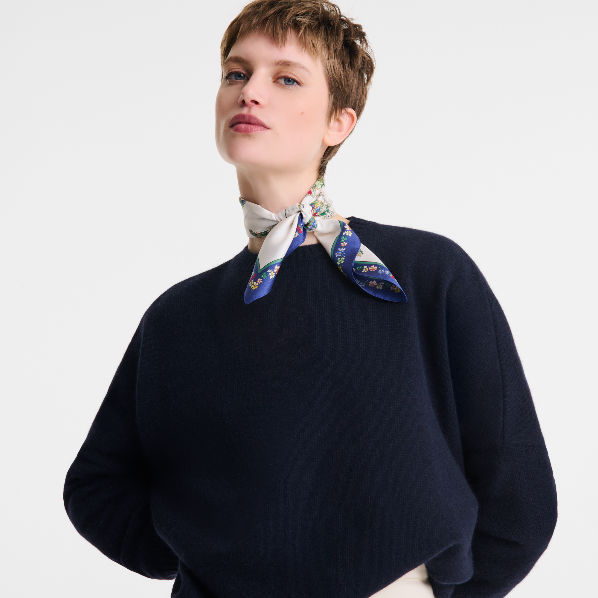 Le Jardin Fleuri Silk scarf 50, Navy