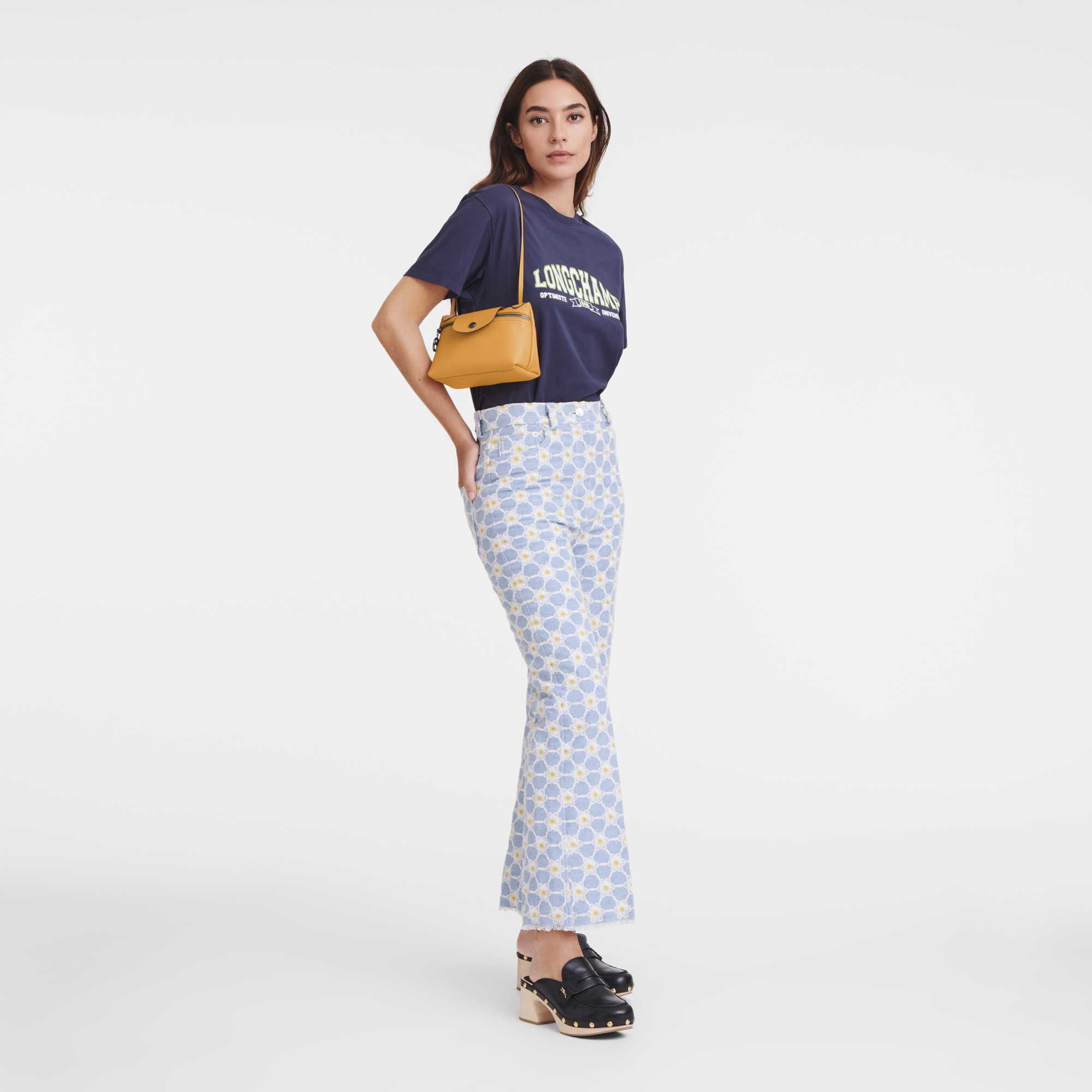 Crossbody bag, Apricot - View 2 of 
        5 - zoom in Le Pliage Xtra Crossbody bag, Apricot