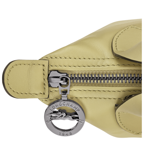 null , null - View 6 of  6