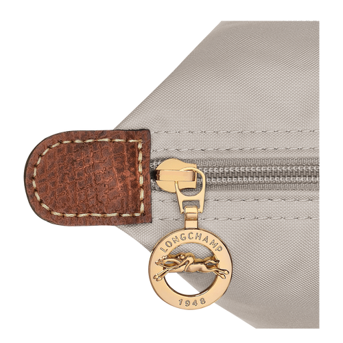 null , null - View 5 of  6