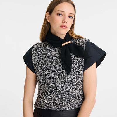 L'Hiver en douceur Stole, Black