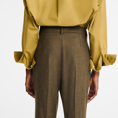 null Trousers, Caper