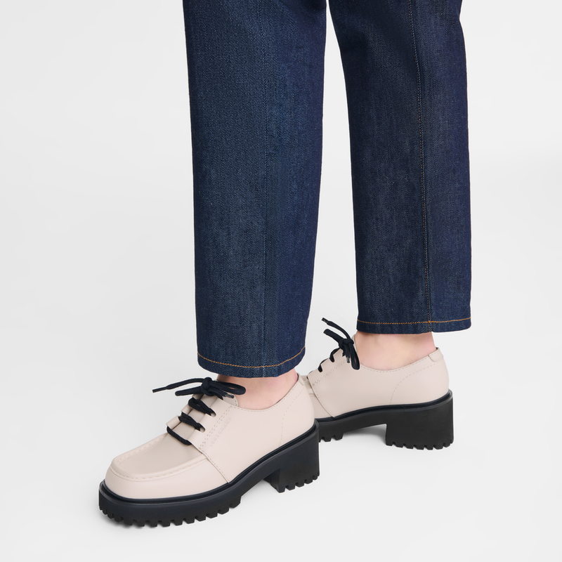 La Voyageuse Derby , Paper - Leather  - View 4 of  4