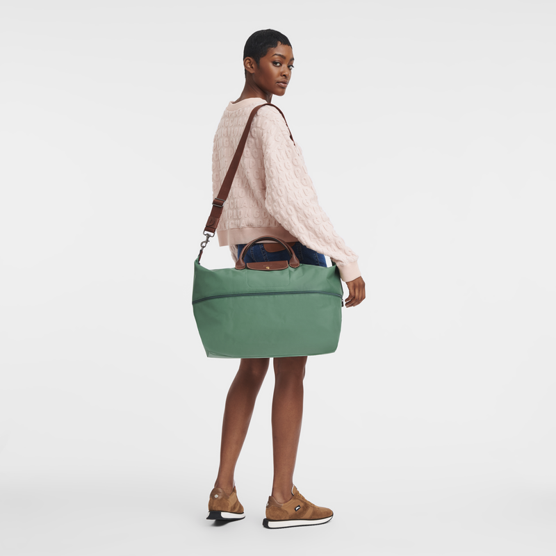 Travel bag expandable