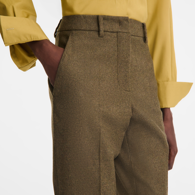 null Trousers, Caper