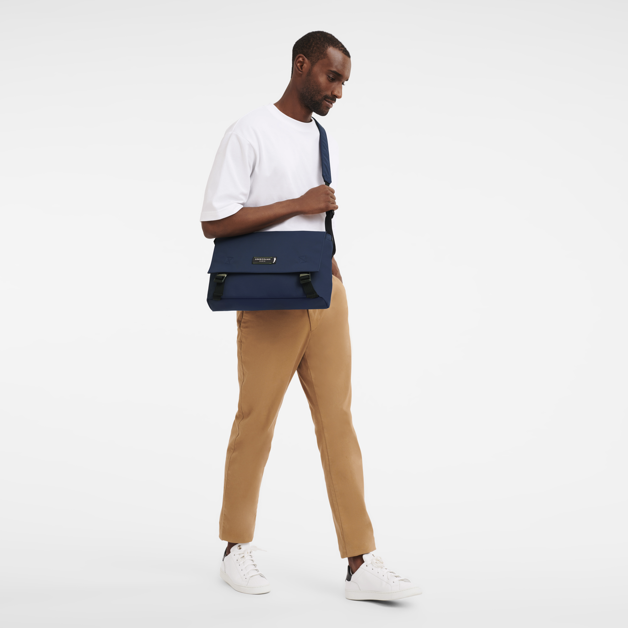 Crossbody bag L, Navy - View 2 of 
        4 - zoom in Le Pliage Energy Crossbody bag L, Navy